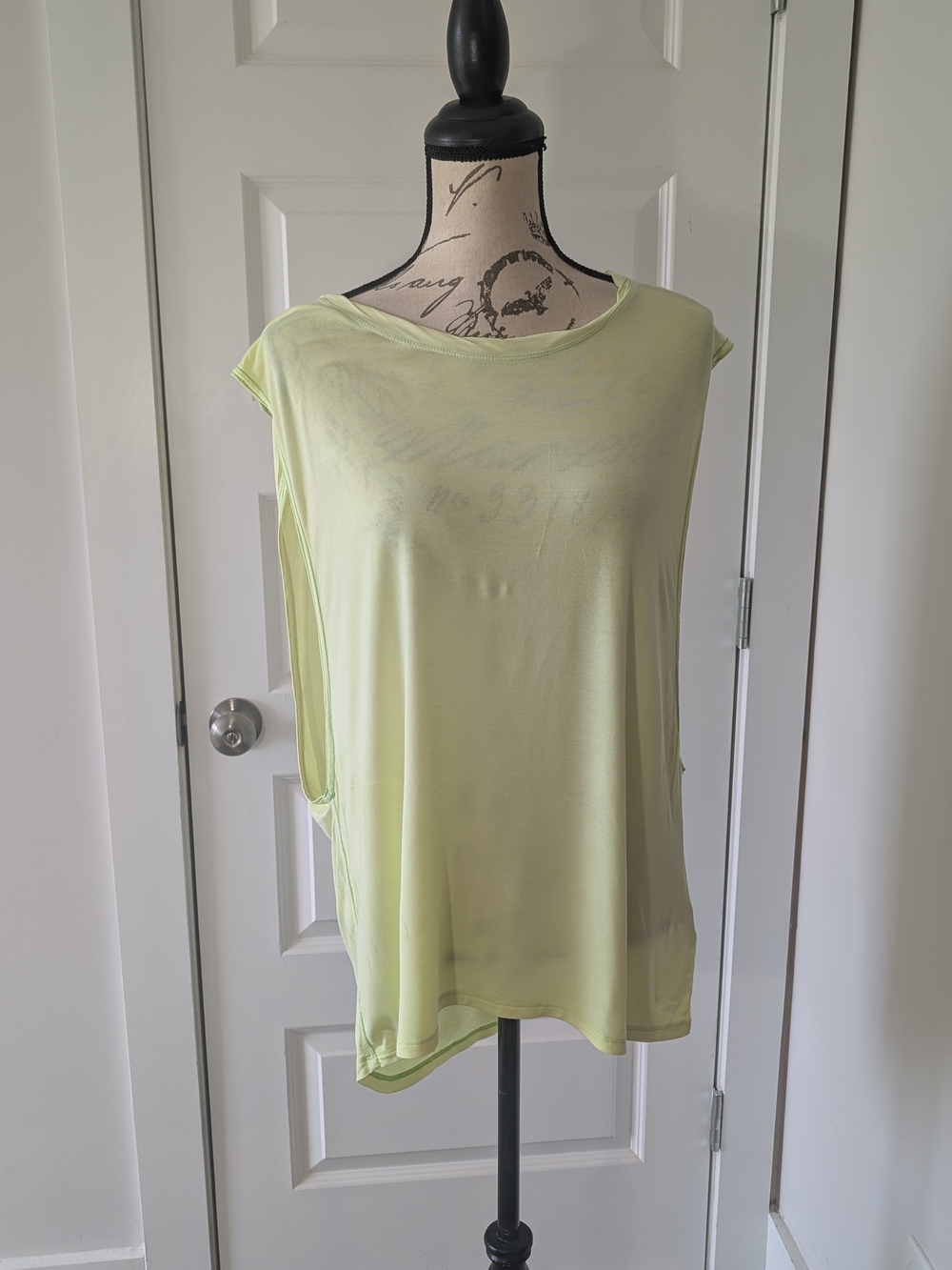 We The Free Light Lime Green Sleeveless Tank Top Size M